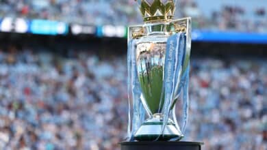 El trofeo de la Premier League en el duelo amistoso de Manchester City vs Celtic en 2024