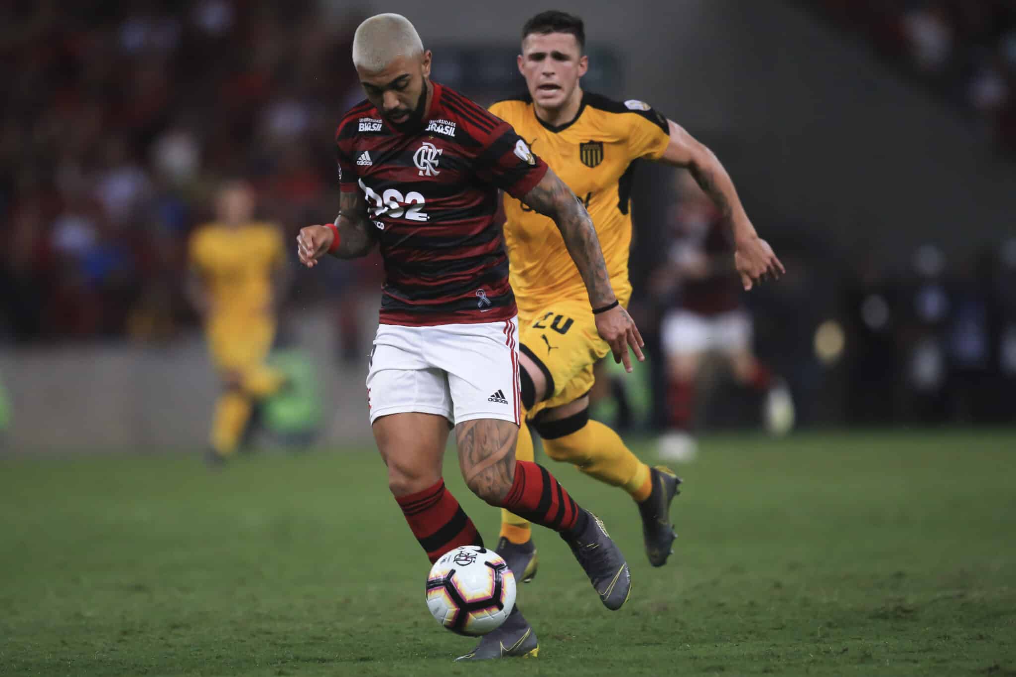 En su última excursión a Brasil, Peñarol venció a Flamengo: sueña con repetir ante Botafogo.