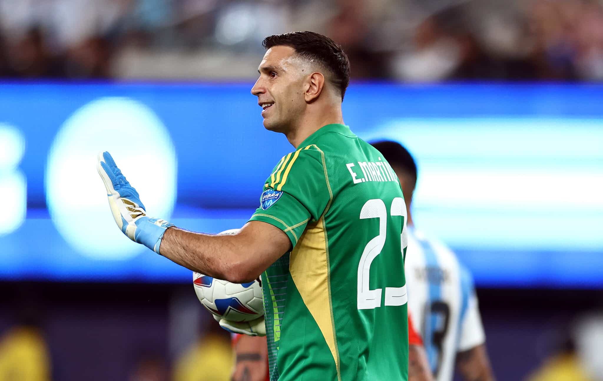 Dibu Martínez no atajará vs Venezuela y Bolivia, ¿quién va en su lugar?.