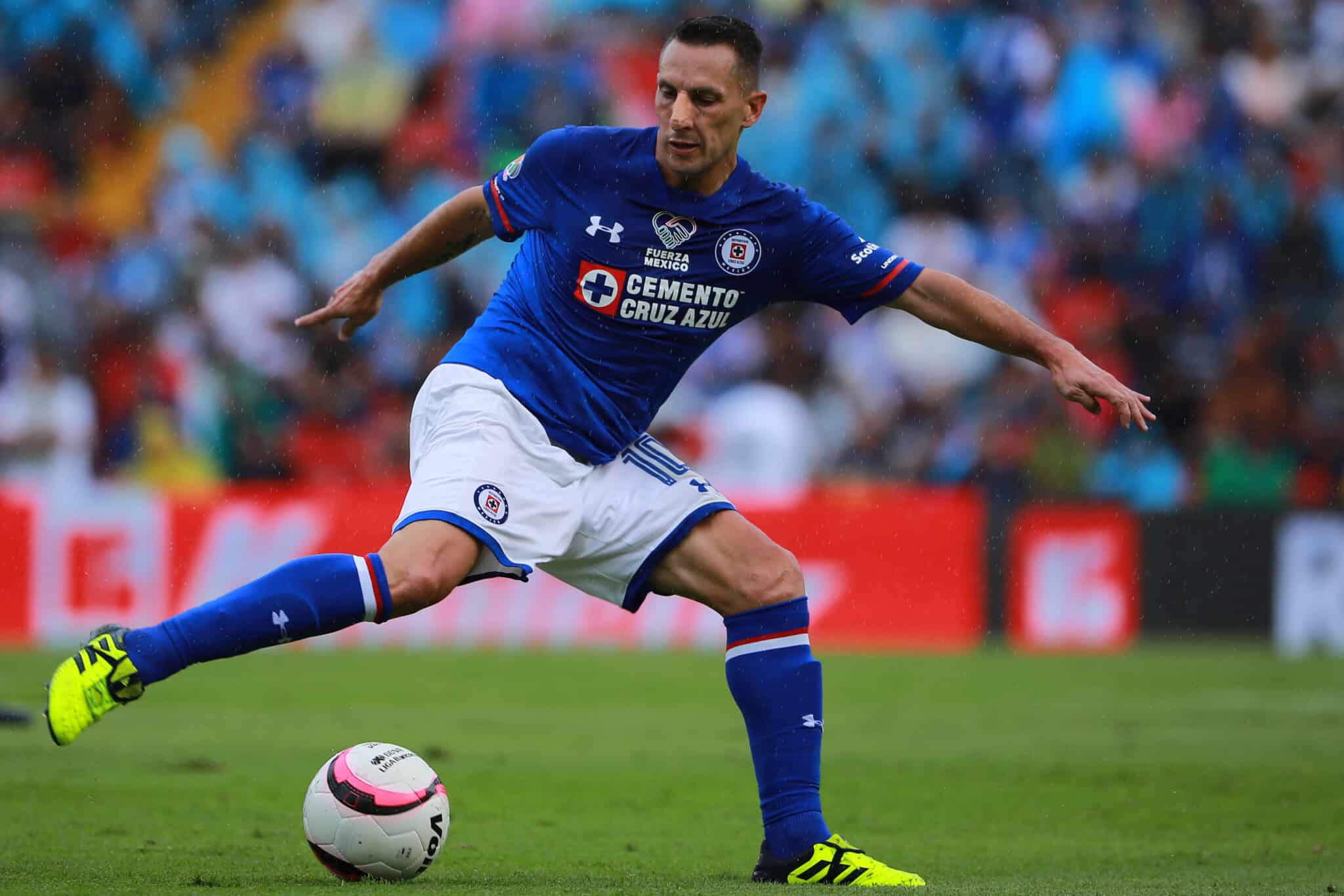 Christian Giménez obtuvo la Copa MX en 2013 y el Campeón de la CONCACAF en 2014