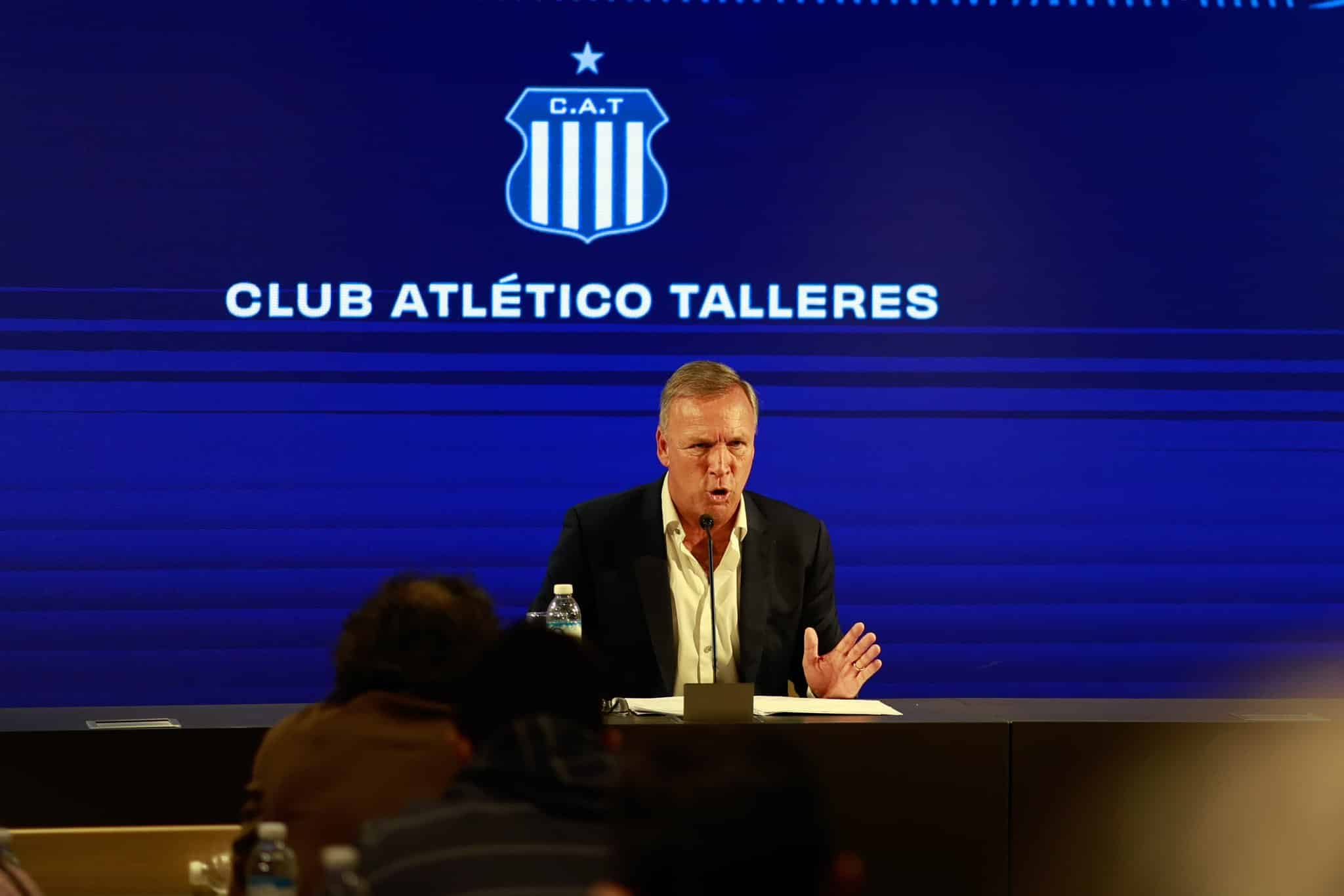 Andrés Fassi y una conferencia de prensa histórica contra el presidente de la AFA (foto: @catalleresdecba)
