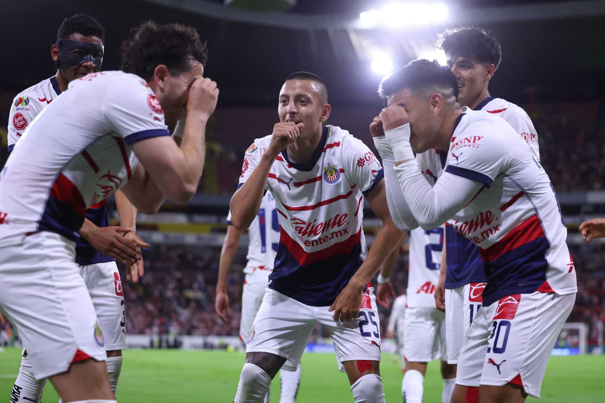 Chivas puede propinarle su derrota número 999 al Atlas en la historia del "Clásico Tapatío".