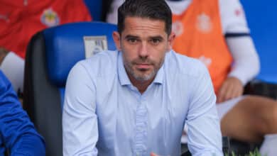 Fernando Gago como DT de Chivas de Guadalajara, dirigiendo un partido ante Querétaro por la Liga MX en 2024