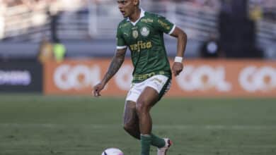 Richard Rios va de entrada en el amistoso de Benfica vs Fenerbache.