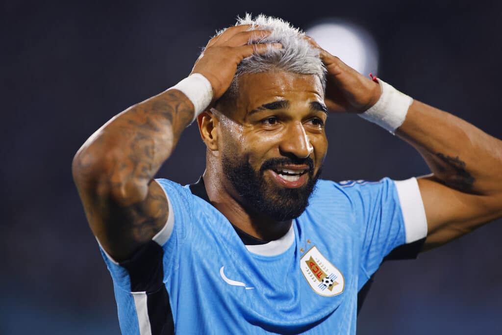 La Selección de Uruguay recibe a Perú por la penúltima fecha de las Eliminatorias Sudamericanas rumbo al Mundial 2026. 