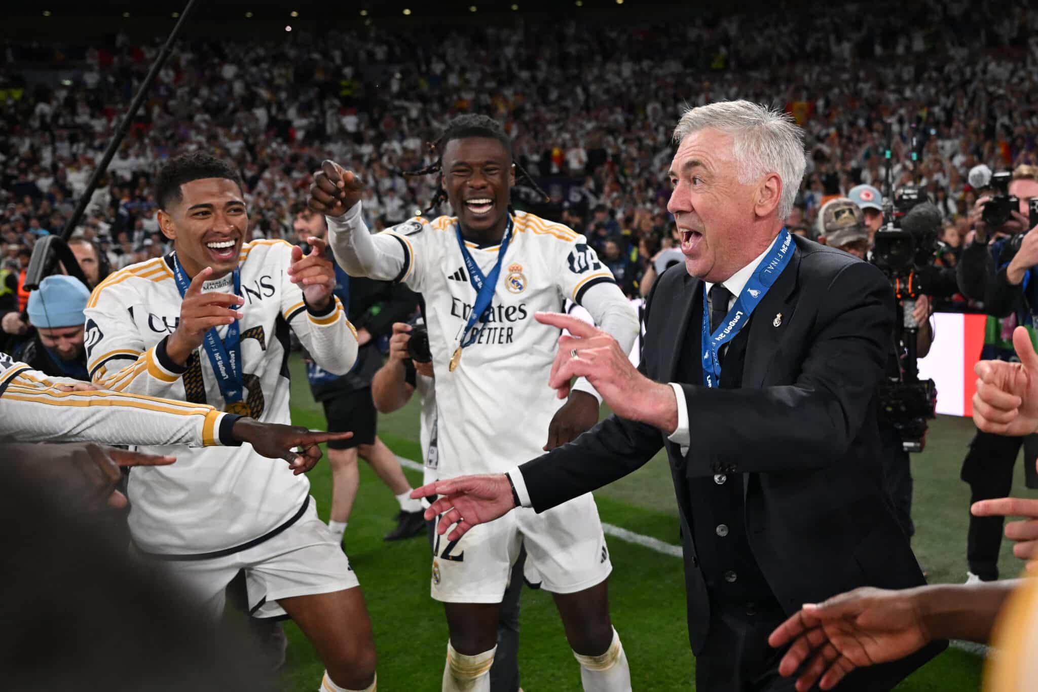 ancelotti con real madrid, lideran la tabla de posiciones de la champions league