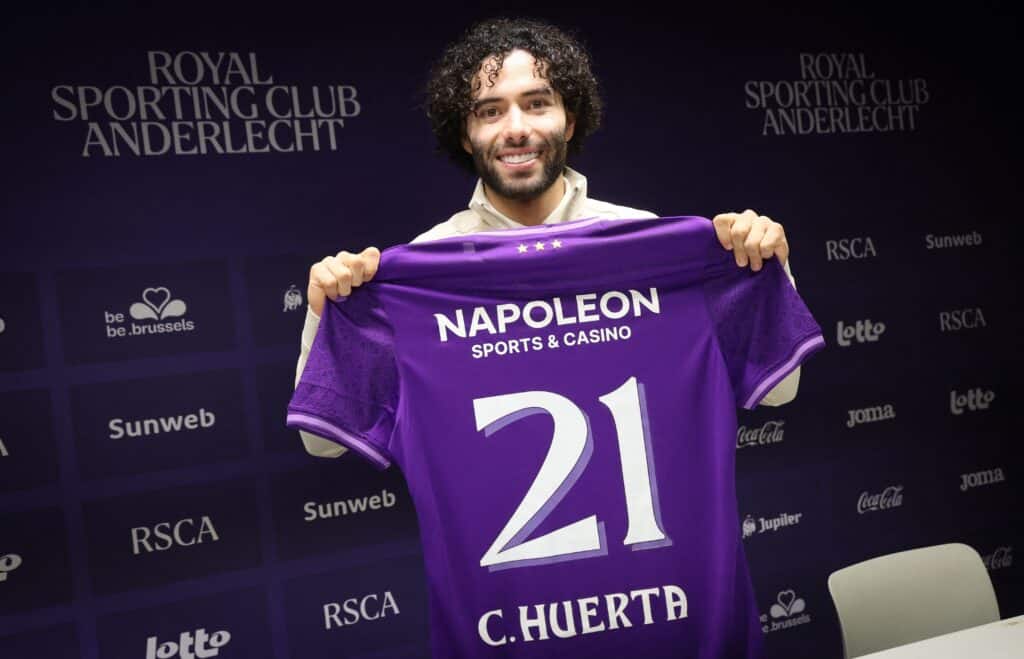 César Huerta con el Anderlecht de Bélgica