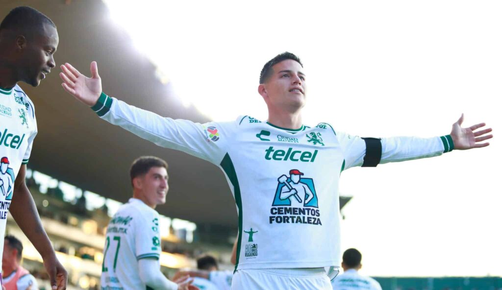 James Rodríguez buscará ser uno de los protagonistas en el duelo vs Cruz Azul. 