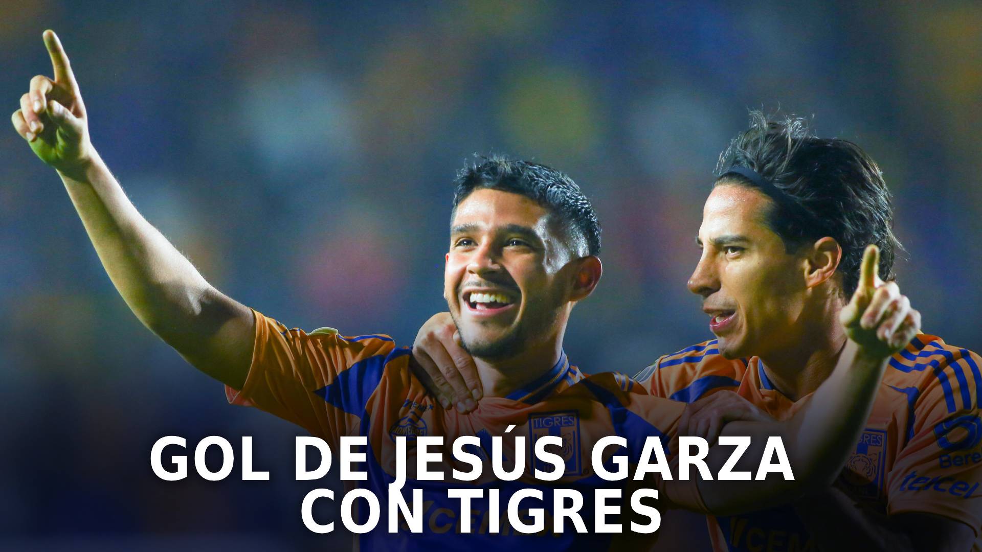 Jesús Garza con la playera de Tigres
