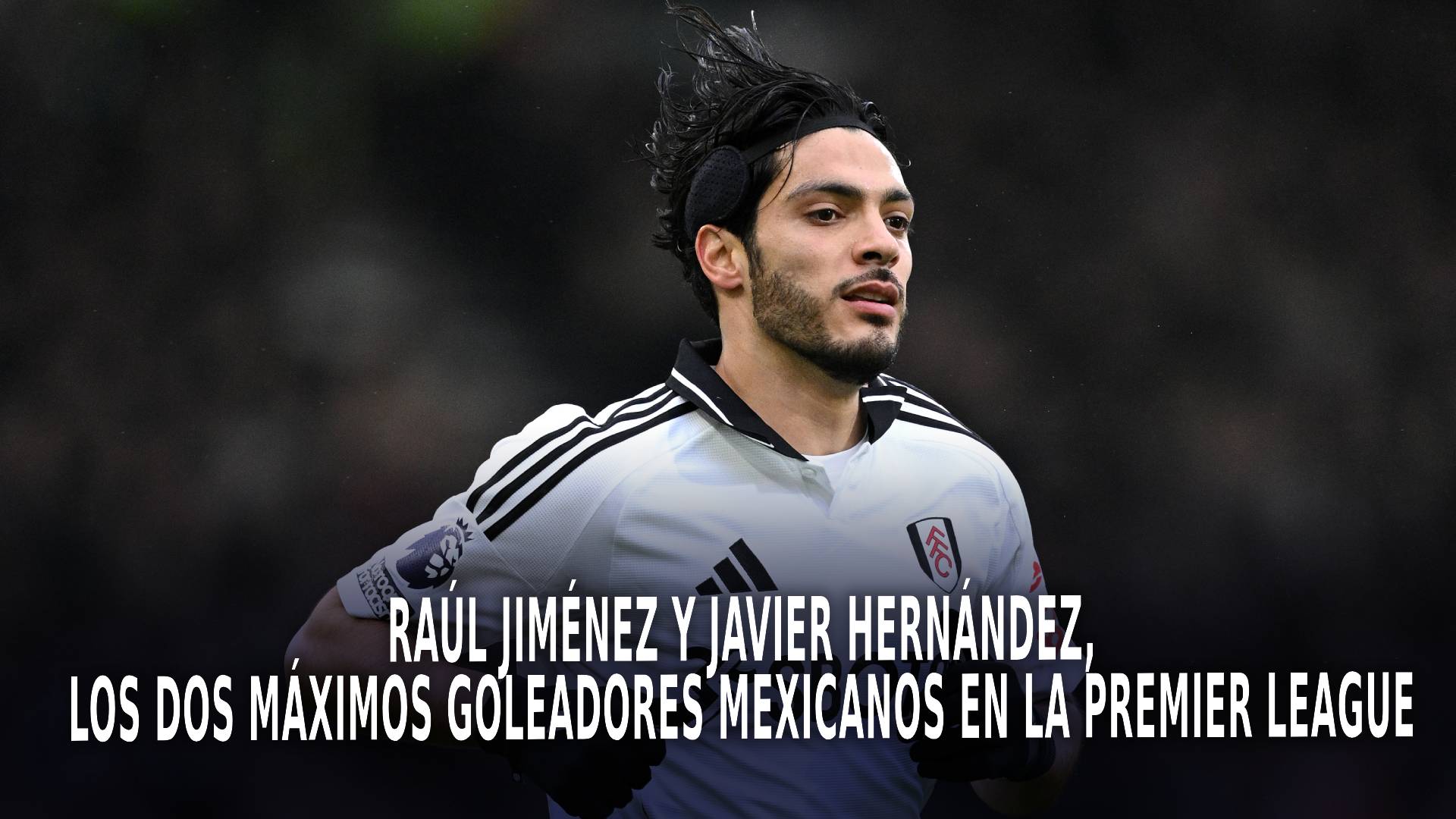 Raúl Jiménez con la playera de Fullham