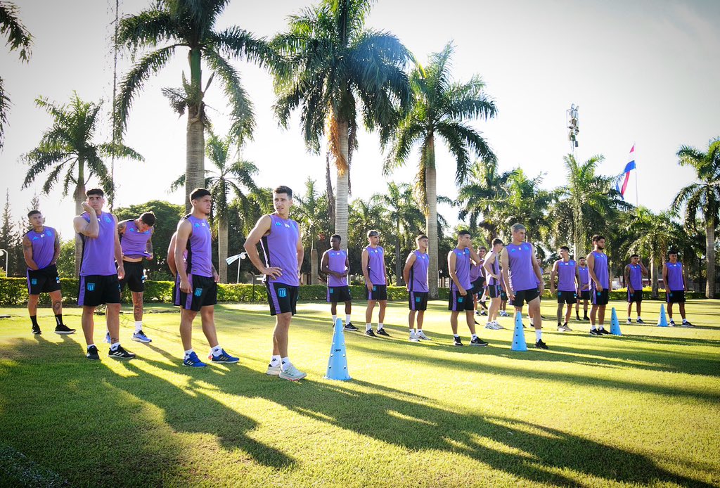 Racing culminó la pretemporada en Paraguay con dos amistosos