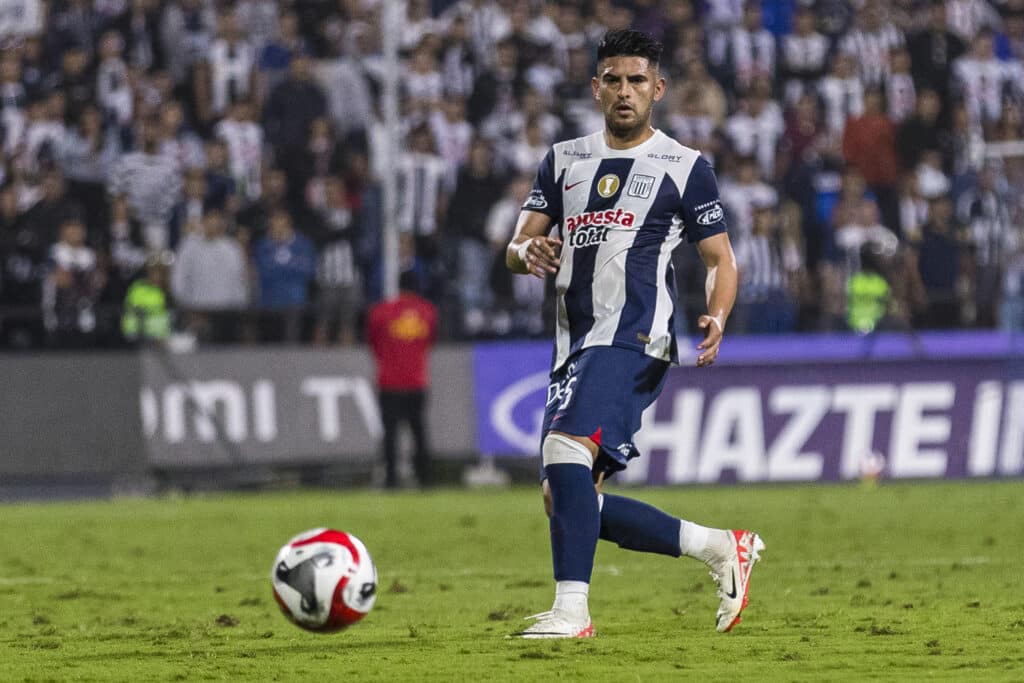 Alianza Lima vs Cienciano: los blanquiazules buscan un triunfo que los acerque a la cima. Photo by Martín Fonseca/Eurasia Sport Images/Getty Images)