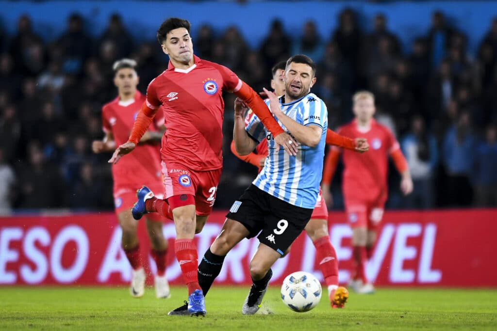 Racing vs Argentinos Jrs, mano a mano por el Torneo Apertura 2025