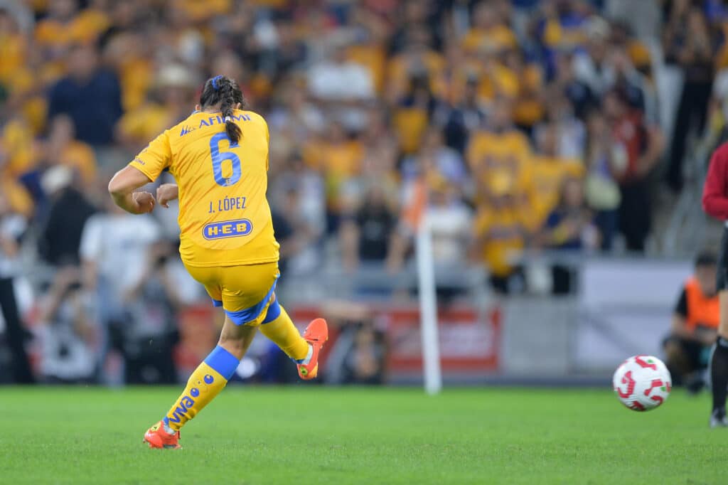 Monterrey vs Tigres Femenil por la Liga MX