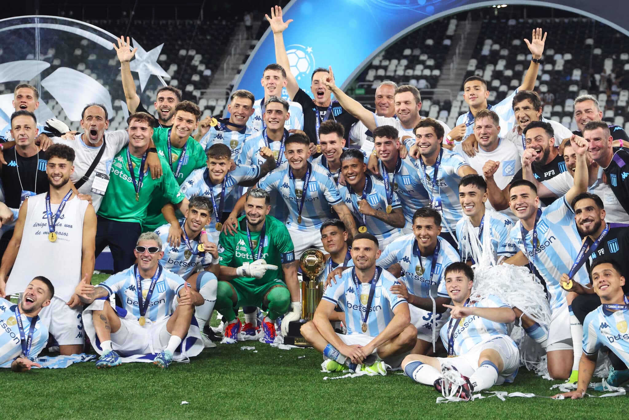 Racing levantó la Supercopa Internacional en