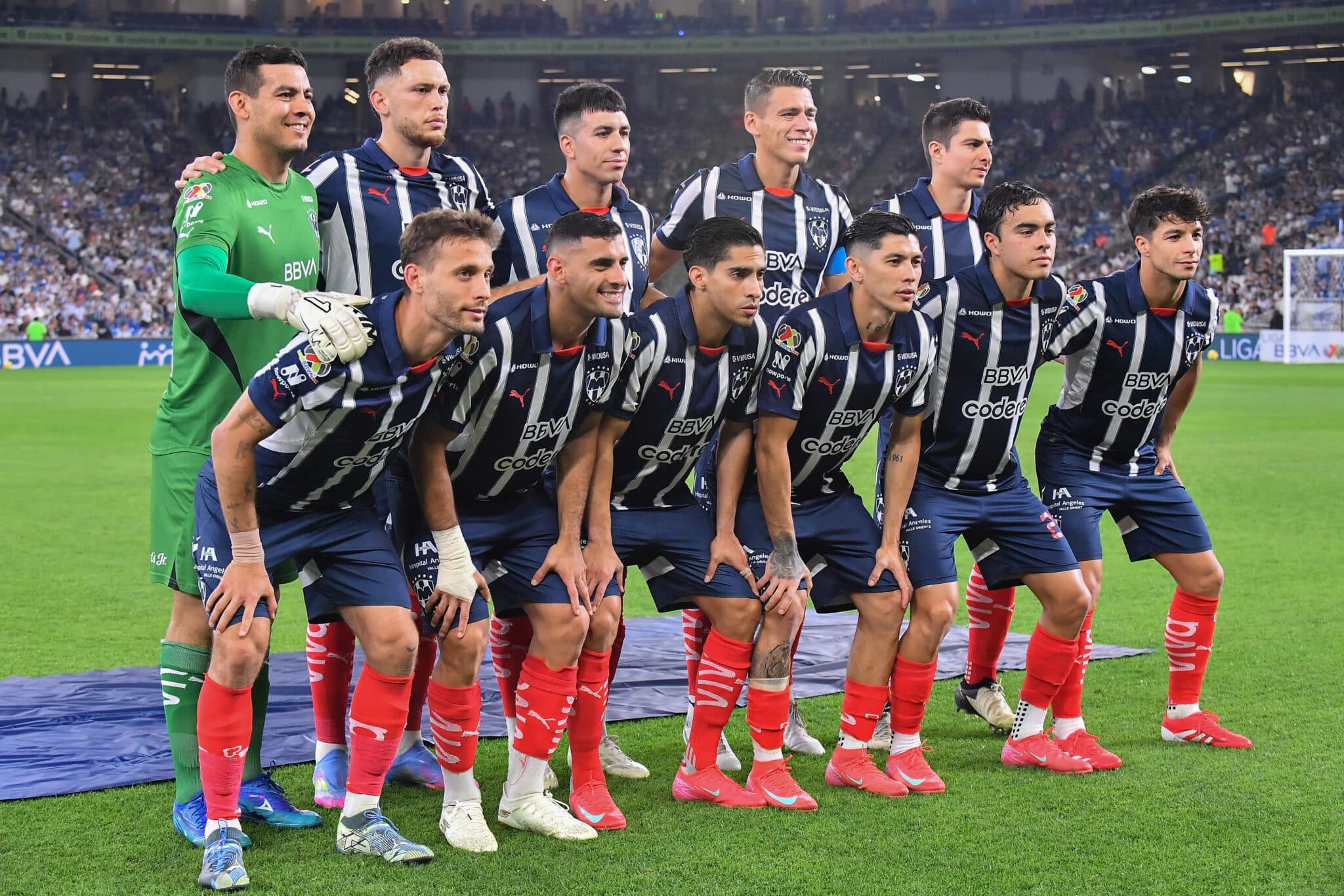Ver gol de de la Rosa ante Chivas para abrir el marcador en el BBVA