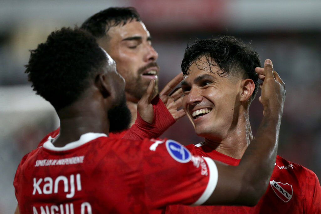 Independiente esta obligado a ganar, si quiere dar un golpe sobre la mesa en el grupo. (Photo by Daniel Jayo/Getty Images)