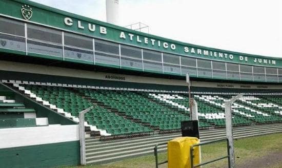 El estadio Eva Perón, listo para otro partidazo entre Sarmiento vs River
