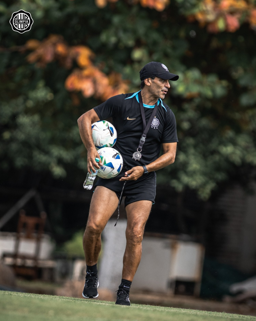 Confirmado el Olimpia de Fabián Bustos vs Peñarol.