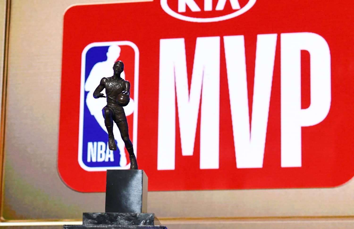 La NBA entregará los premios. ¿Quién ganará?