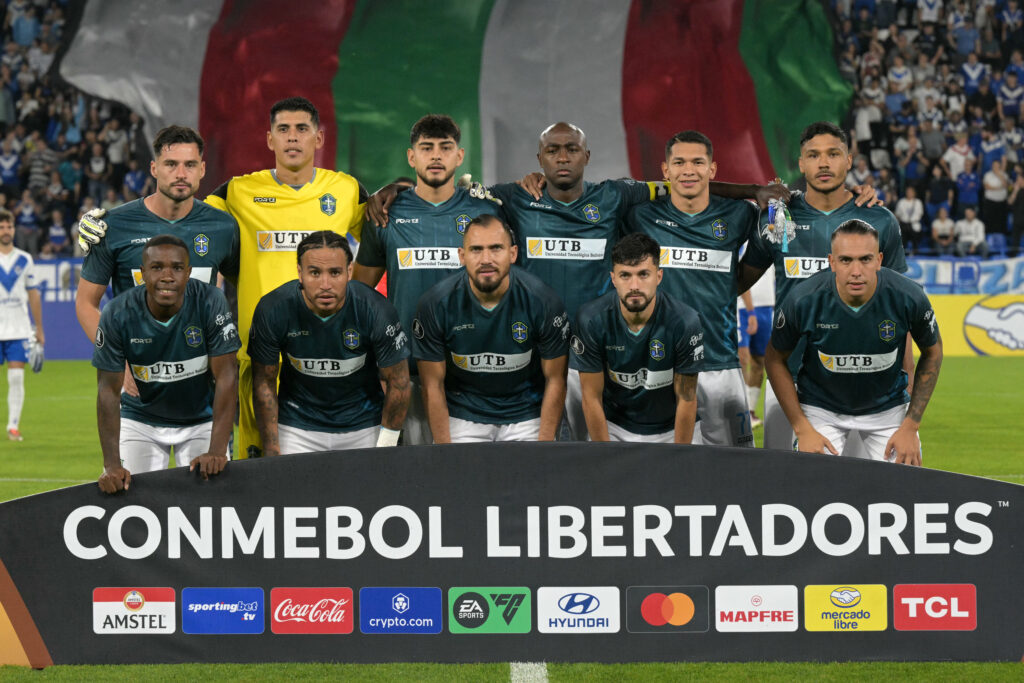 Olimpia vs Bulo Bulo: gran primera participación de los bolivianos, quienes jugarán Sudamericana. (Photo by JUAN MABROMATA / AFP) (Photo by JUAN MABROMATA/AFP via Getty Images)