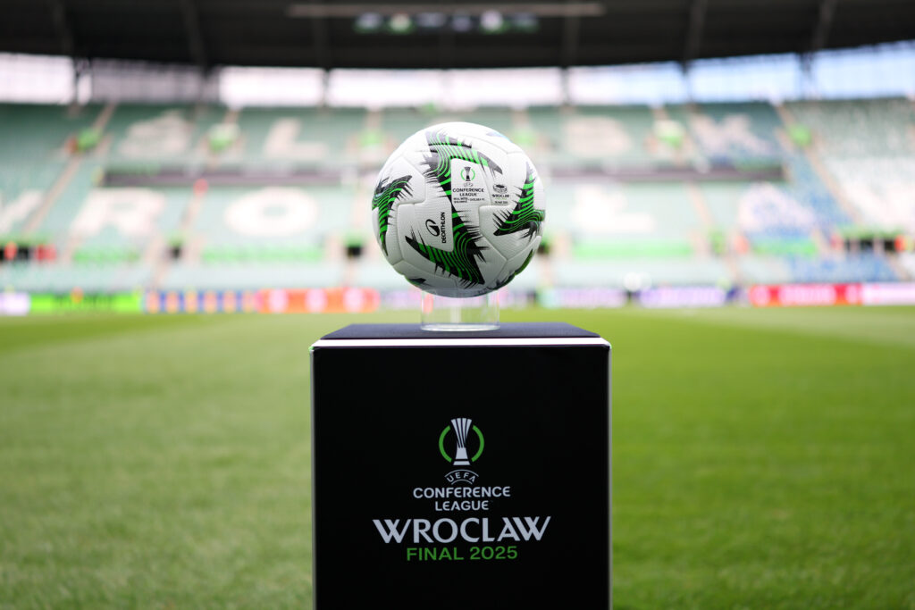 Conference League pelota