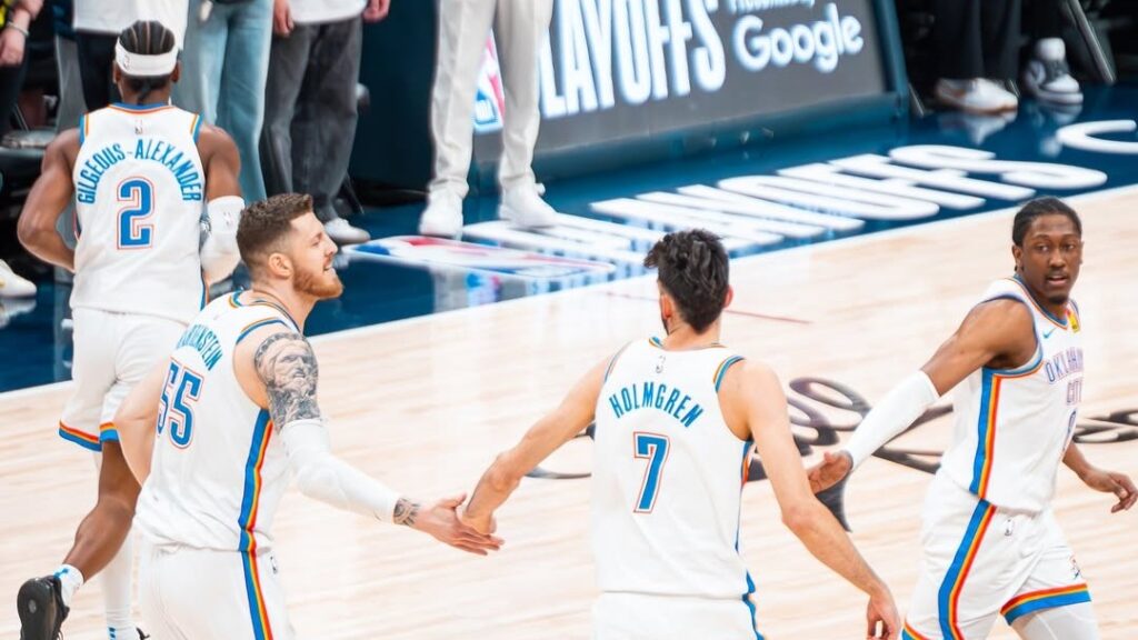 Thunder abre el camino en condición de local. 