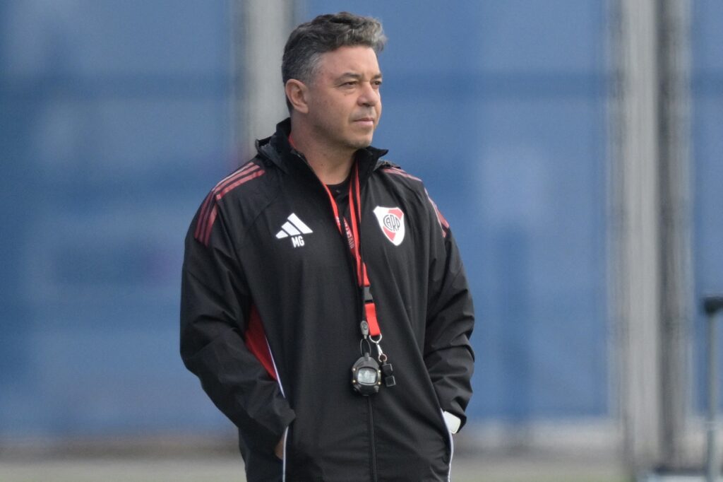 Gallardo define la formación de River vs Urawa
