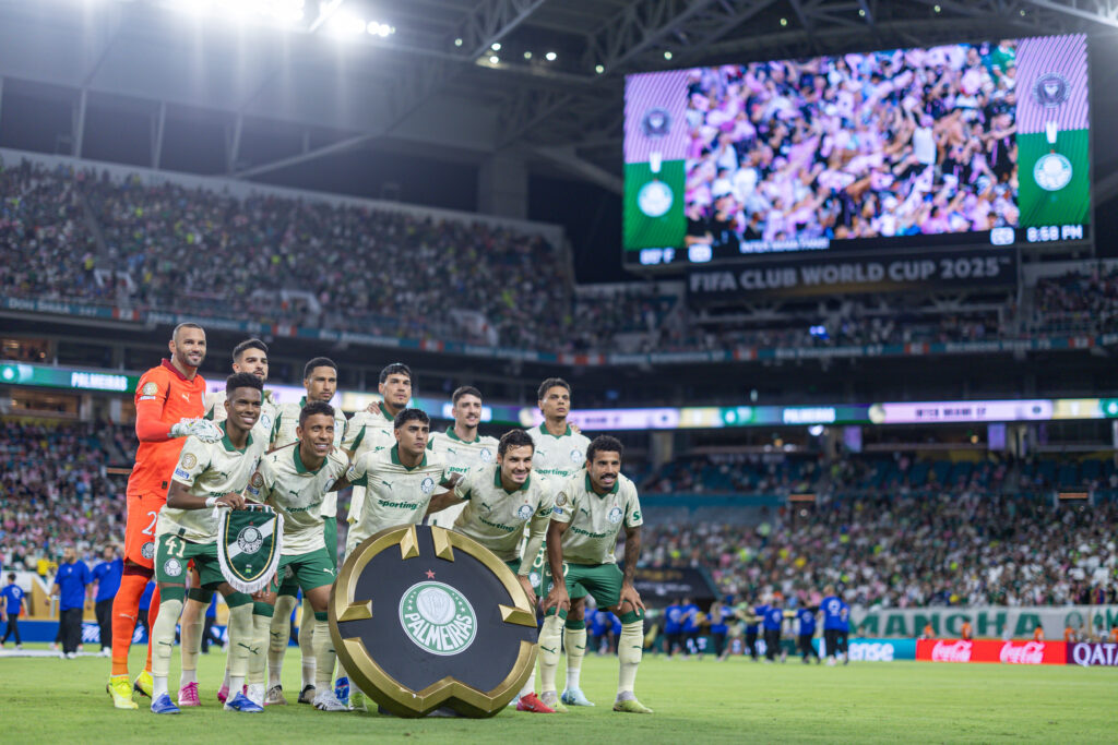 De la mano de Estevao, Palmeiras va por el golpe. (Photo by Rodolfo Buhrer/Sports Press Photo/Getty Images)