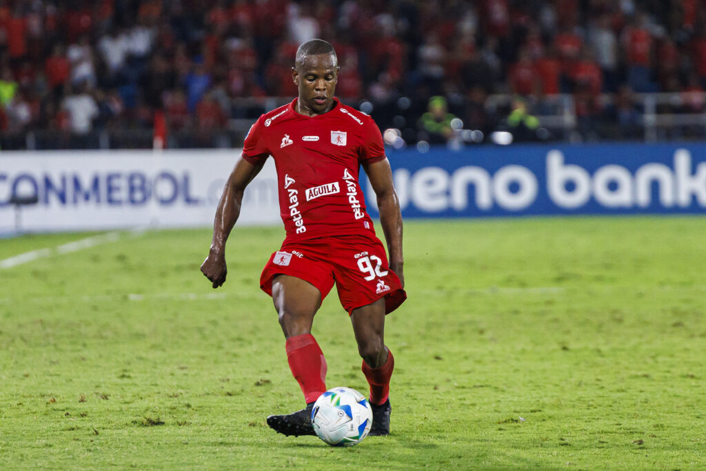 América de Cali vs Tigres. (Photo by Mauricio Duque/Eurasia Sport Images/Getty Images)