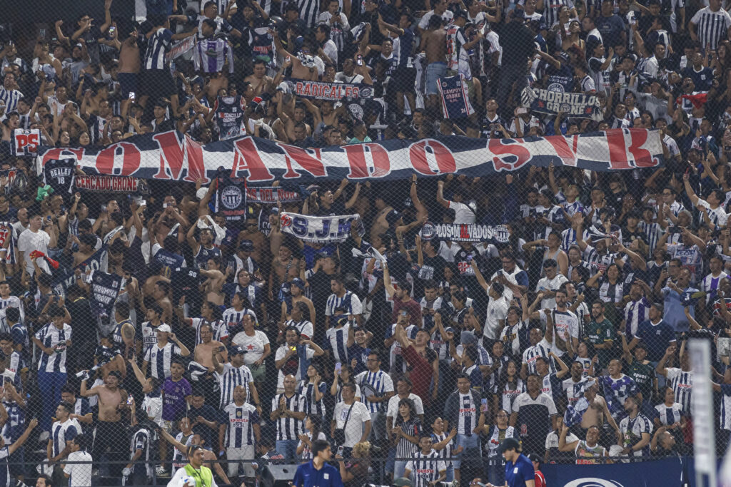 Alianza Lima apuesta al apoyo de su gente. (Photo by Martín Fonseca/Eurasia Sport Images/Getty Images)