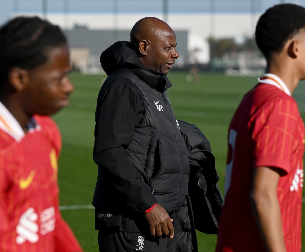 Futbolistas que jugaron en Liverpool y Arsenal