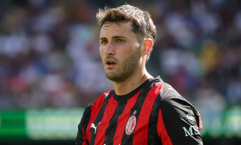 Hace cuánto tiempo no juega Santi Giménez en el Milán (Getty Images)