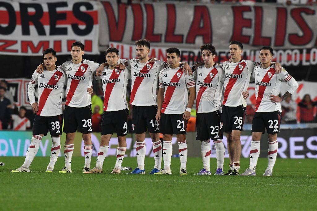 Todo cuesta arriba para los hombres de Gallardo, sin Sebastián Driussi. (Getty Images)