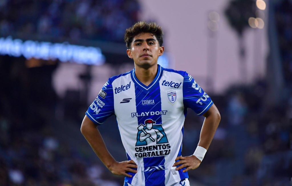 Elías Montiel con Pachuca 2025