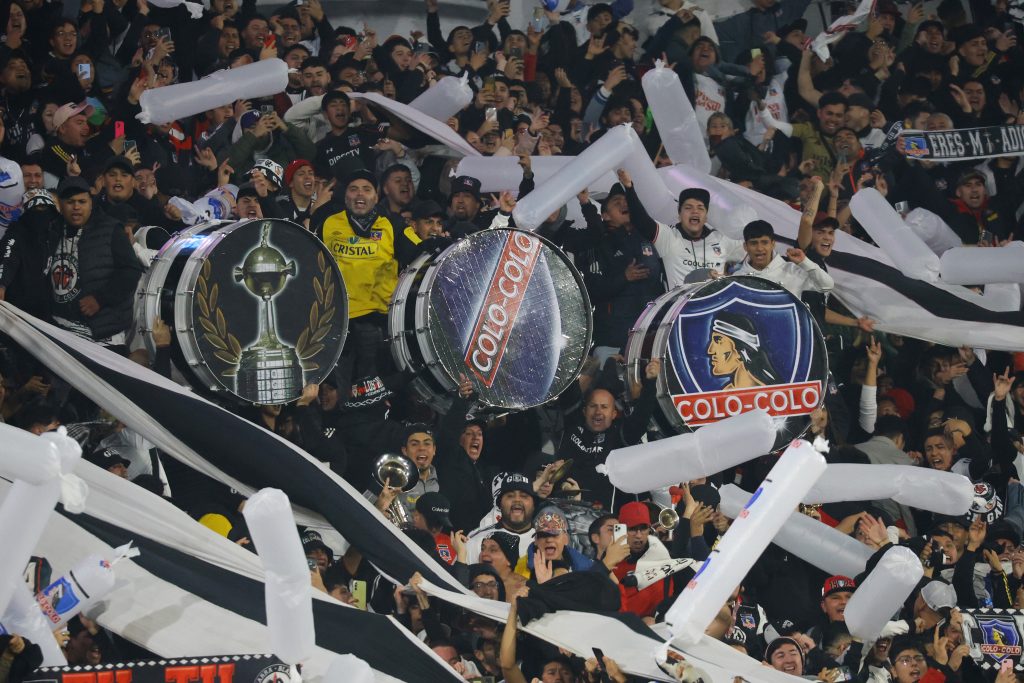 Colo Colo reza por una victoria chillaneja. (Photo by Marcelo Hernandez/Getty Images)