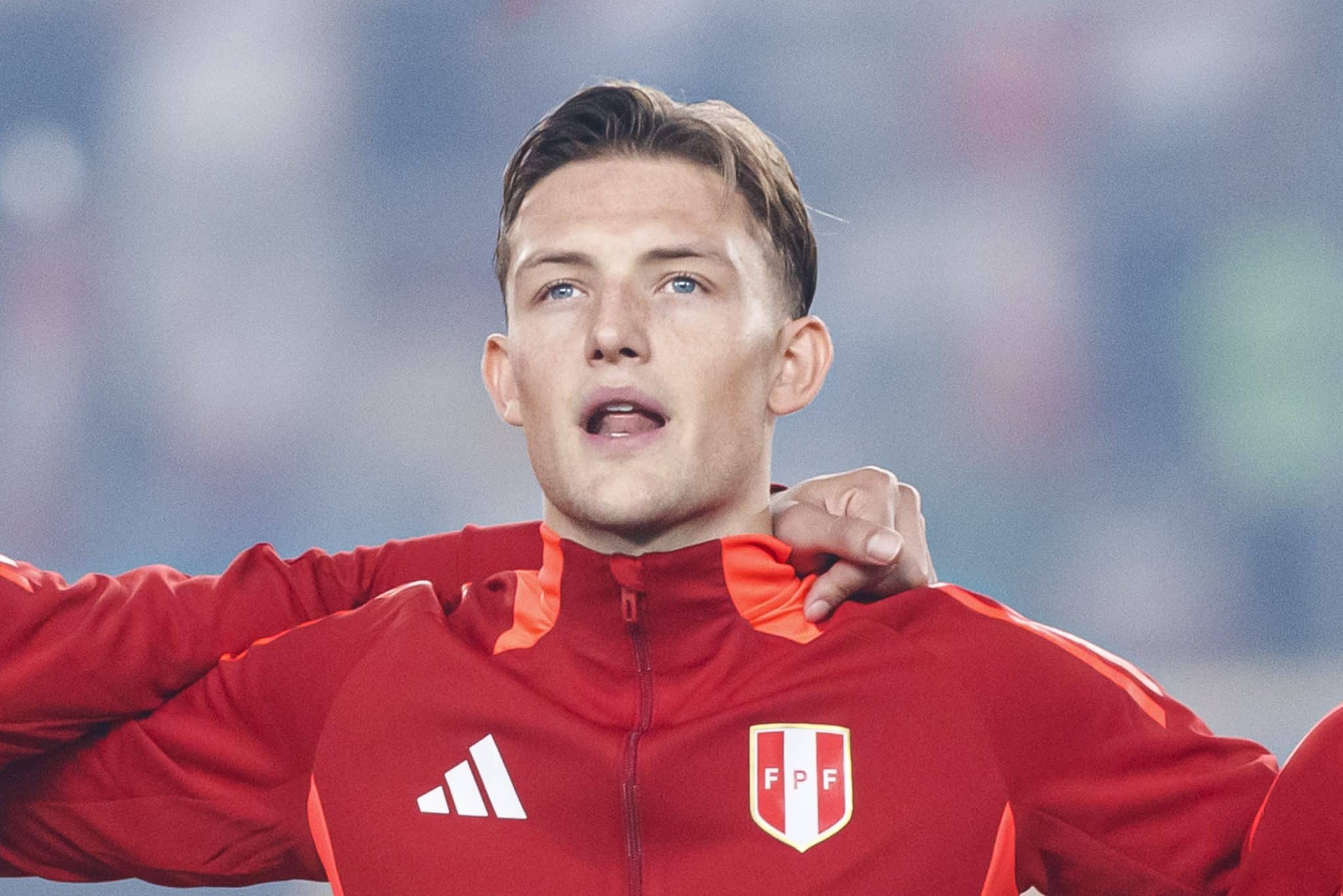 Oliver Sonne no juega en Perú