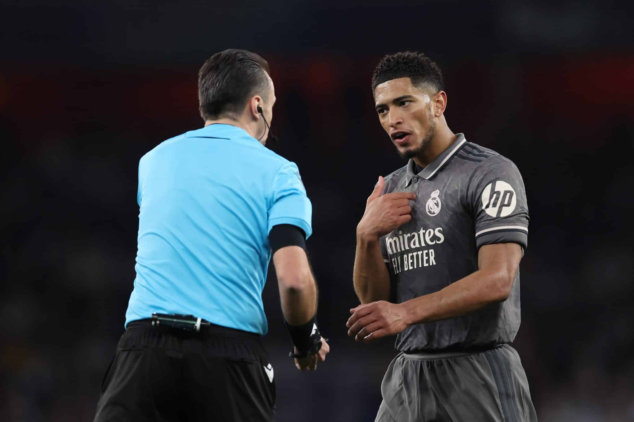 bellingham con el arbitro que dirige hoy a real madrid