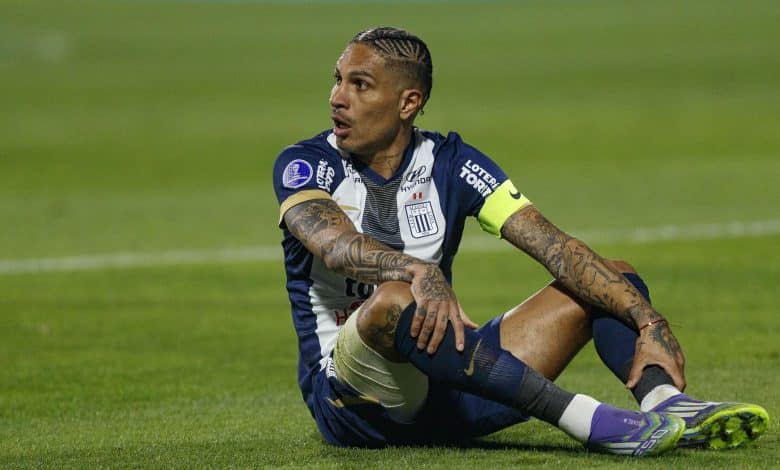 Cuanto paga el gol de Paolo Guerrero vs U de Chile por Copa Sudamericana. (Getty Images)