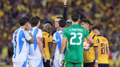 Nicolás Otamendi expulsado Argentina vs Ecuador
