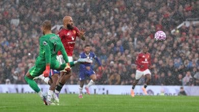Patadón y roja para Robert Sánchez en el duelo entre Manchester United vs Chelsea. (Getty Images)