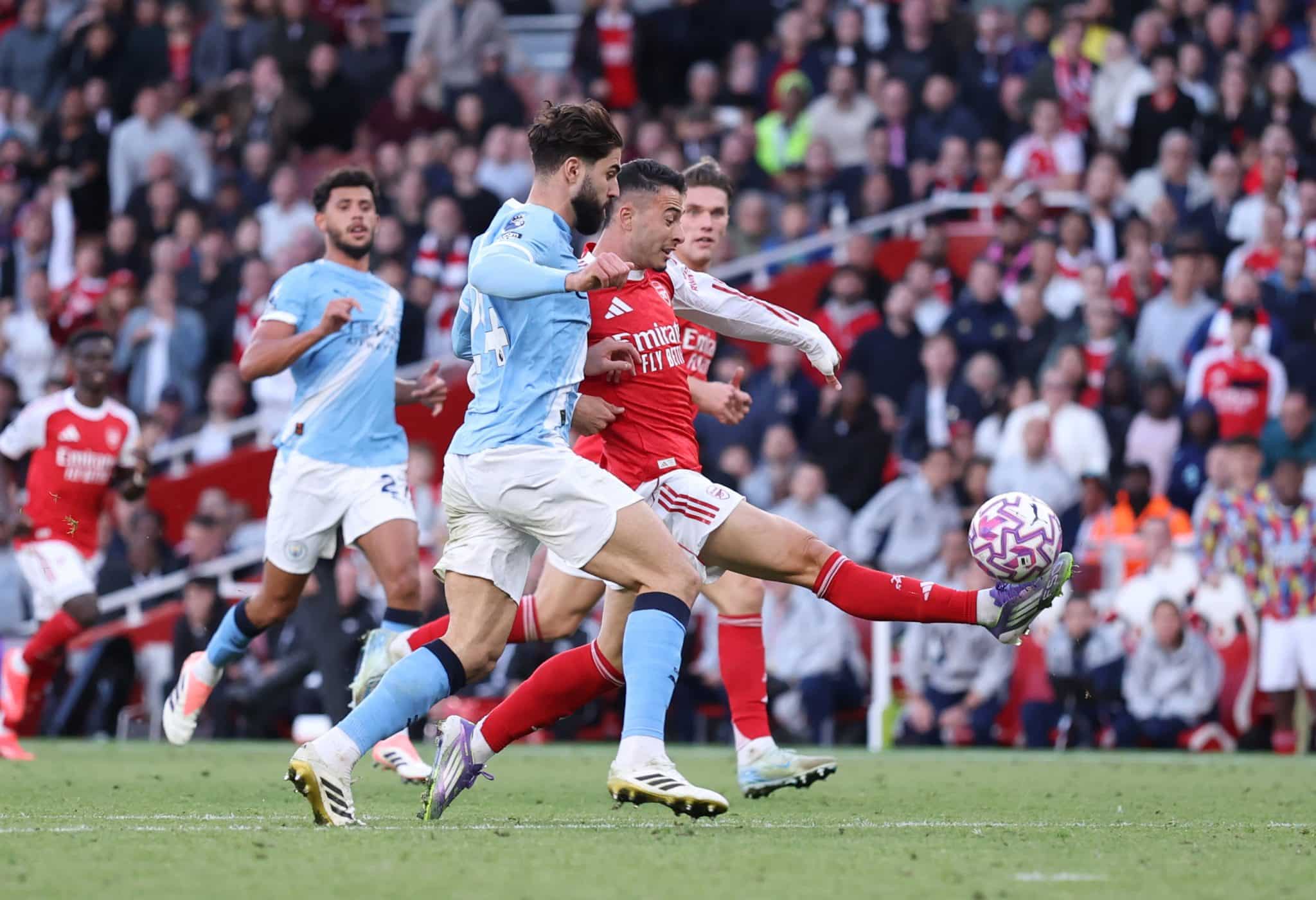 Arsenal 1-1 Manchester City: posiciones de la Premier y ventaja del Liverpool. (Getty Images)