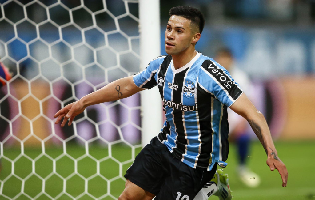 Alexander Aravena con Gremio