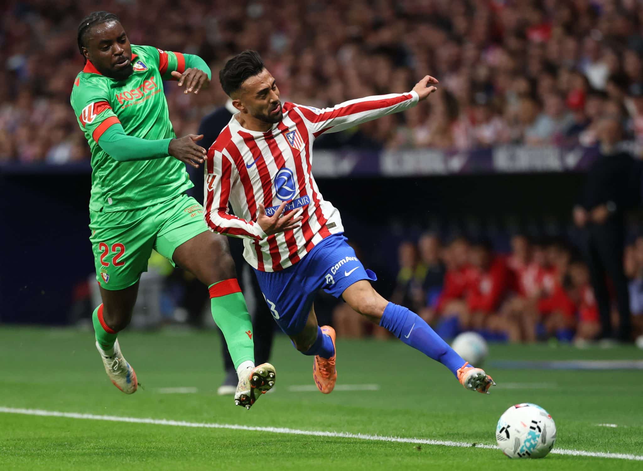 Nico González: fue reemplazado por golpe en la cabeza vs Osasuna. (Getty Images)