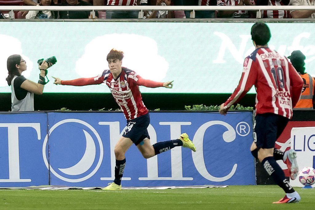 Cuántos goles lleva la Hormiga González con Chivas en 2025. (Getty Images)