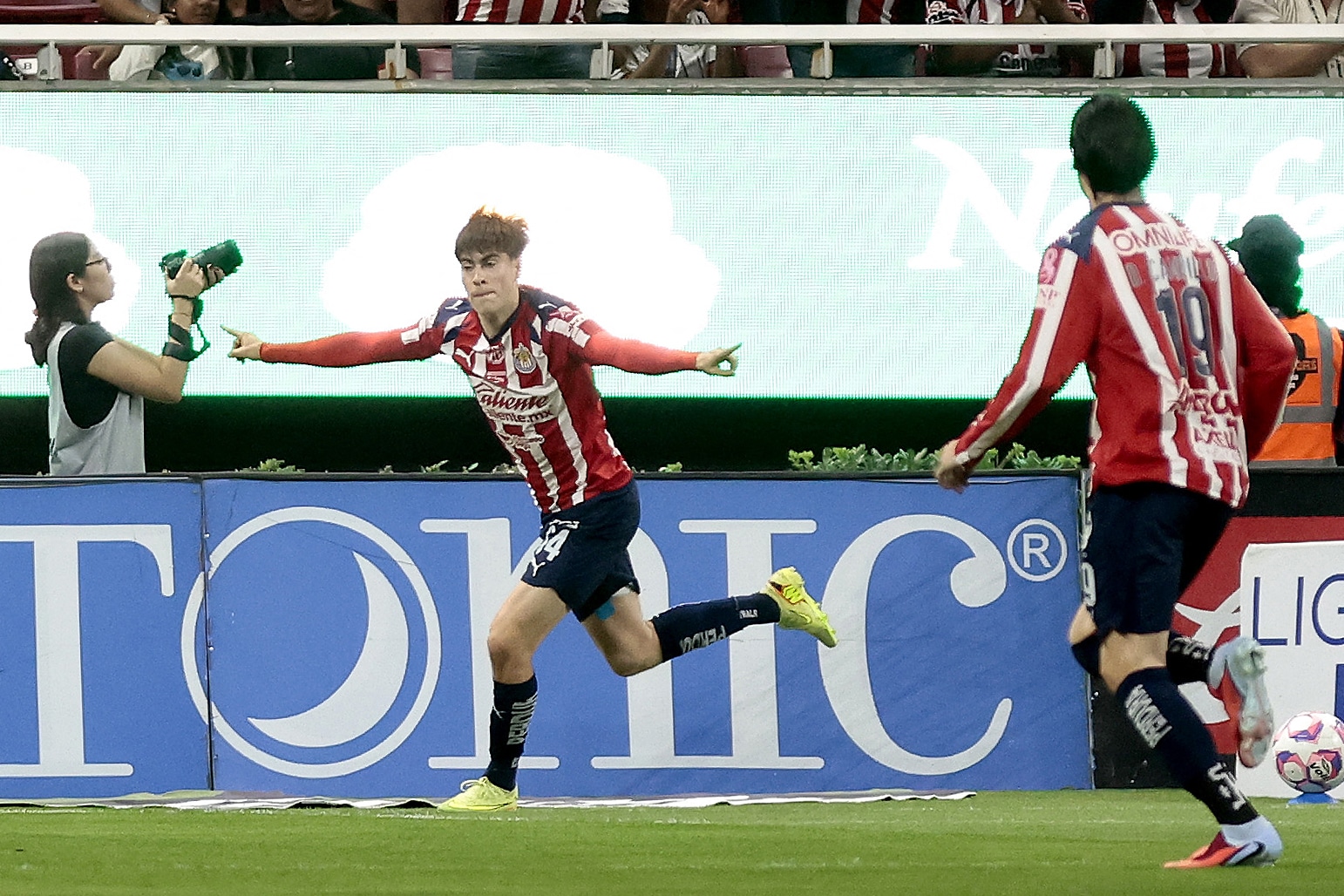 Cuántos goles lleva la Hormiga González con Chivas en 2025. (Getty Images)