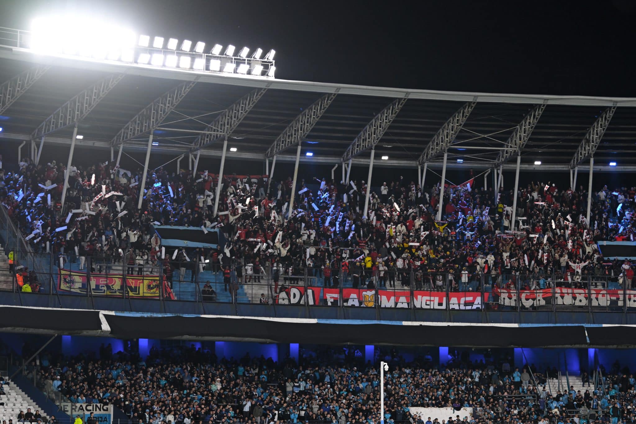 Incidentes tras Racing vs Flamengo a la salida del Cilindro de Avellaneda. (Getty Images)