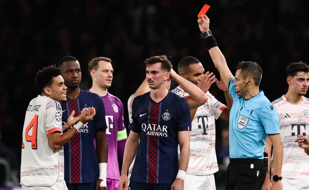 Luis Díaz expulsado en Champions League