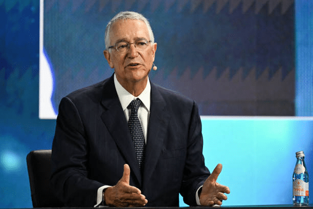 Ricardo Salinas Pliego en conferencia en 2025