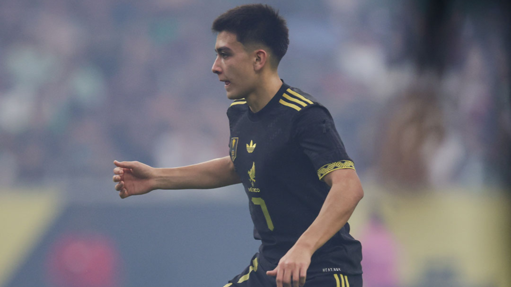 Gilberto Mora con México en 2025